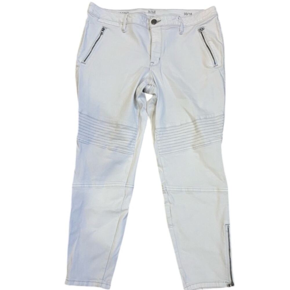 A. N.A a New Approach White Denim Skinny Jeans texture front Womens Size 33
